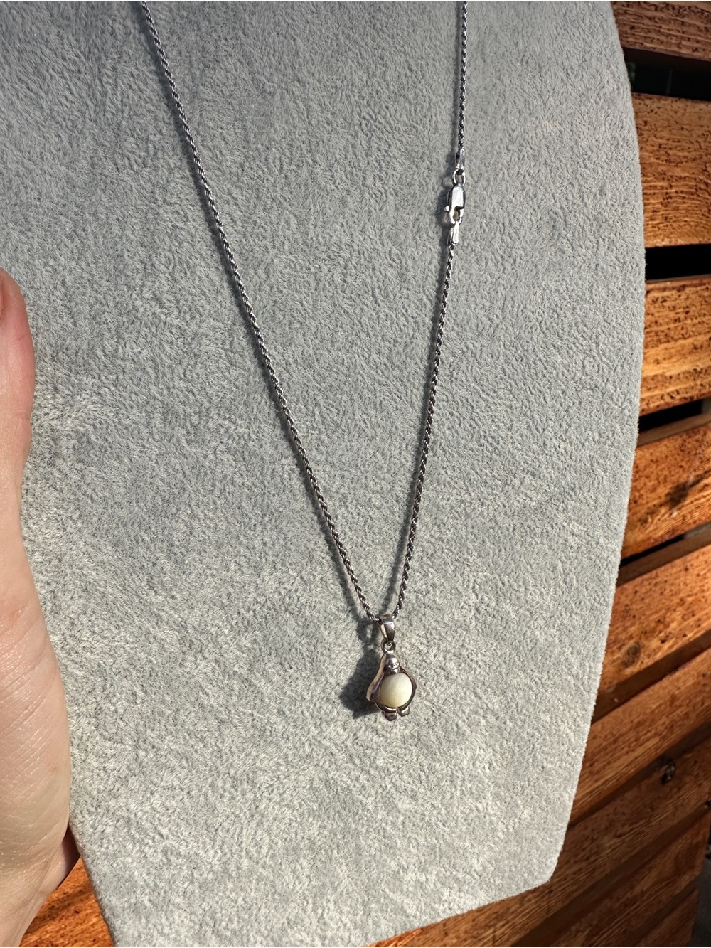 Cute silvertone penguin necklace